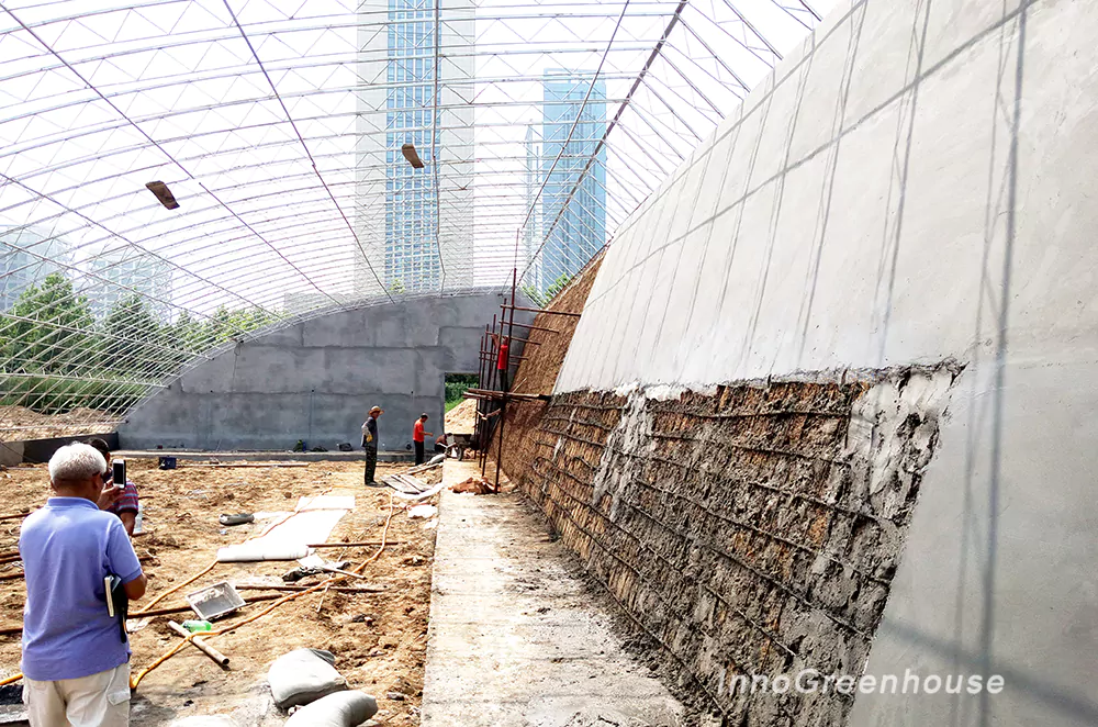 Protection of the soil wall greenhouse2